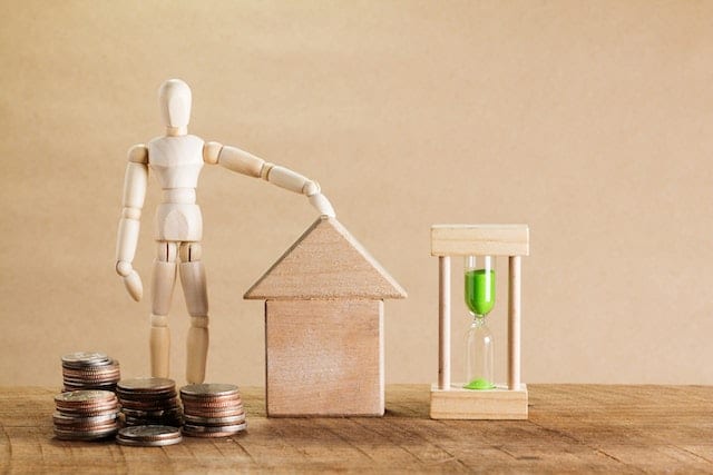 Selling Quickly without Compromising on Price