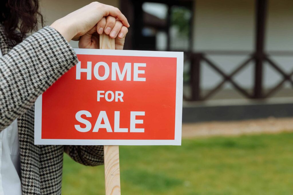 Should I Sell My House? 5 Questions to Help You Decide