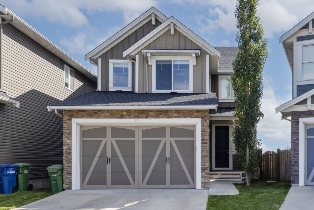 Sold: 45 Williamstown Park, Airdrie, AB T4B 0T2