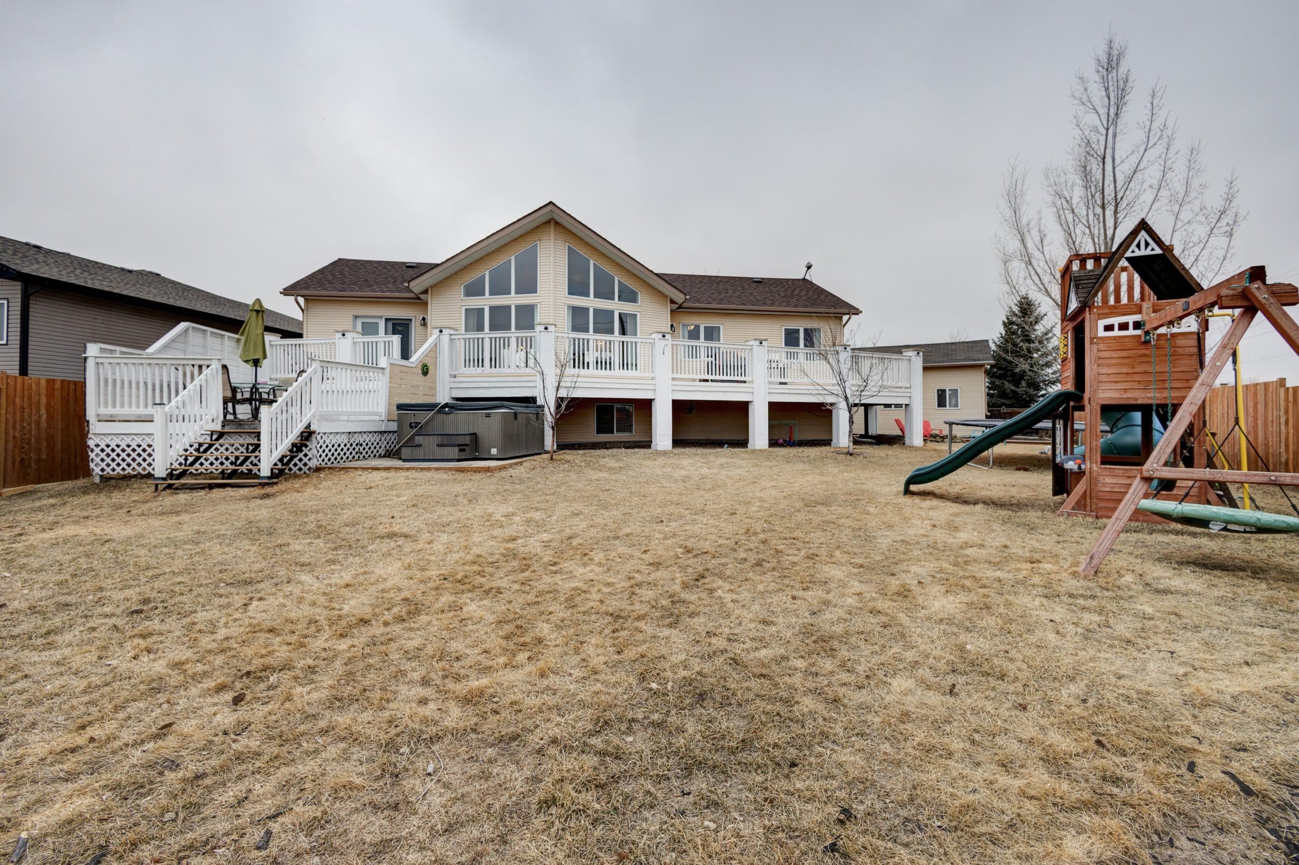 First responders Airdrie area: sold 940 Heritage Estates Drive Acme